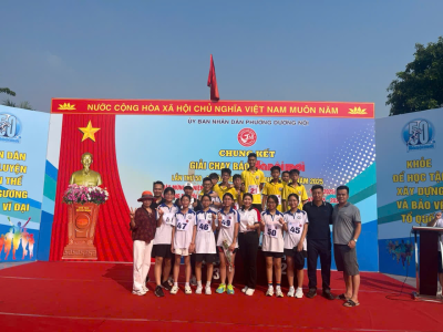 HỌC SINH THAM DỰ GIẢI CHẠY BÁO HÀ NỘI MỚI LẦN THỨ 50 DO UBND PHƯỜNG DƯƠNG NỘI TỔ CHỨC