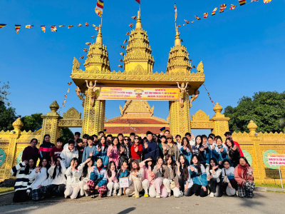 HỌC TẬP TRẢI NGHIỆM TẠI LÀNG VĂN HÓA CÁC DÂN TỘC VÀ KDL SINH THÁI AO VUA CỦA THẦY TRÒ TRƯỜNG THCS LÊ QUÝ ĐÔN