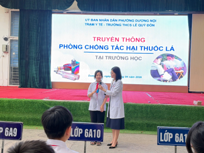 SINH HOẠT DƯỚI CỜ "TUYÊN TRUYỀN VỀ TÁC HẠI CỦA THUỐC LÁ ĐIỆN TỬ VÀ CÁCH PHÒNG TRÁNH BỆNH SỐT RÉT"