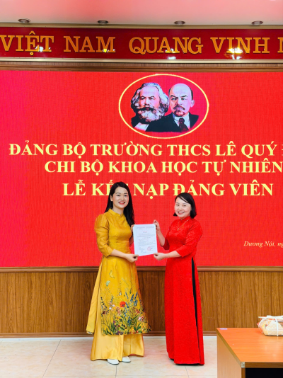 LỄ KẾT NẠP ĐẢNG VIÊN MỚI VÀ TRAO QUYẾT ĐỊNH ĐẢNG VIÊN CHÍNH THỨC