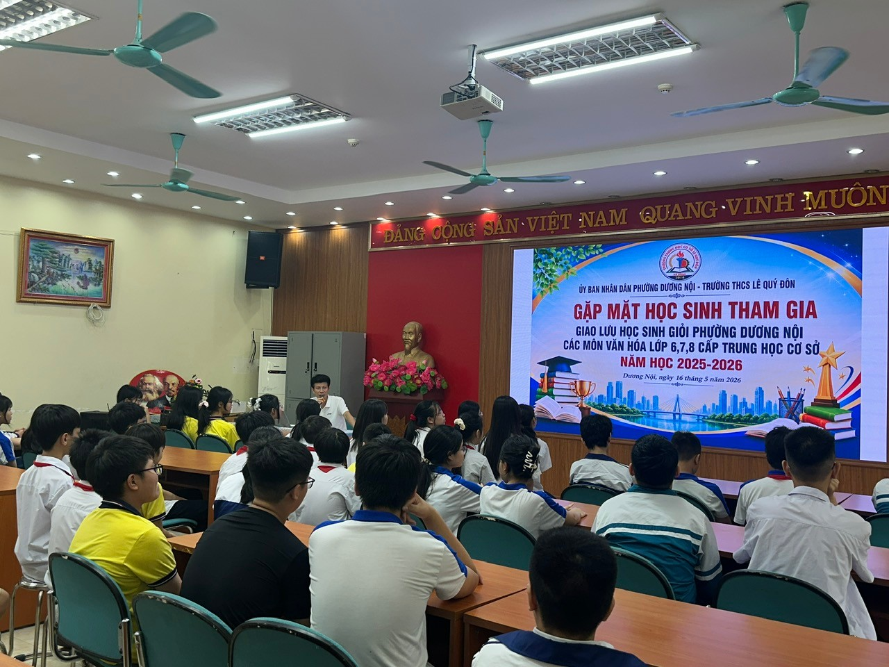 GẶP MẶT HỌC SINH THAM GIA GIAO LƯU HSG KHỐI 6,7,8 CẤP PHƯỜNG DƯƠNG NỘI NĂM HỌC 2025 - 2026